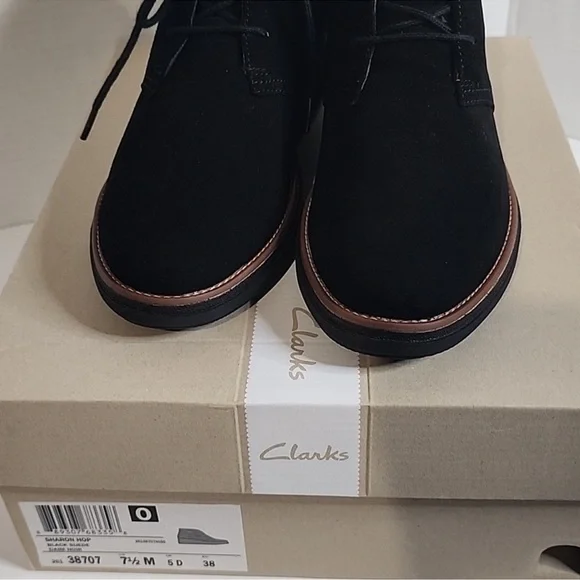 CLARKS NIB Women's Black Suede Ankle Boots Size 7.5 - Picture 3 of 8